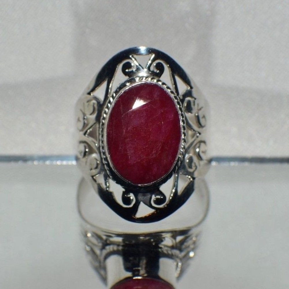 Vintage Womens Ruby Kashmir Ring Southwestern Style Set in 925 Sterling Silver